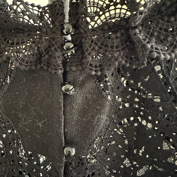 Sézane Bacall blouse in black ~ size 40, pre-owned! - Picture 5 of 12